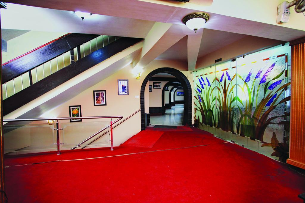 Hotel Pride Continental Srīnagar Exterior foto
