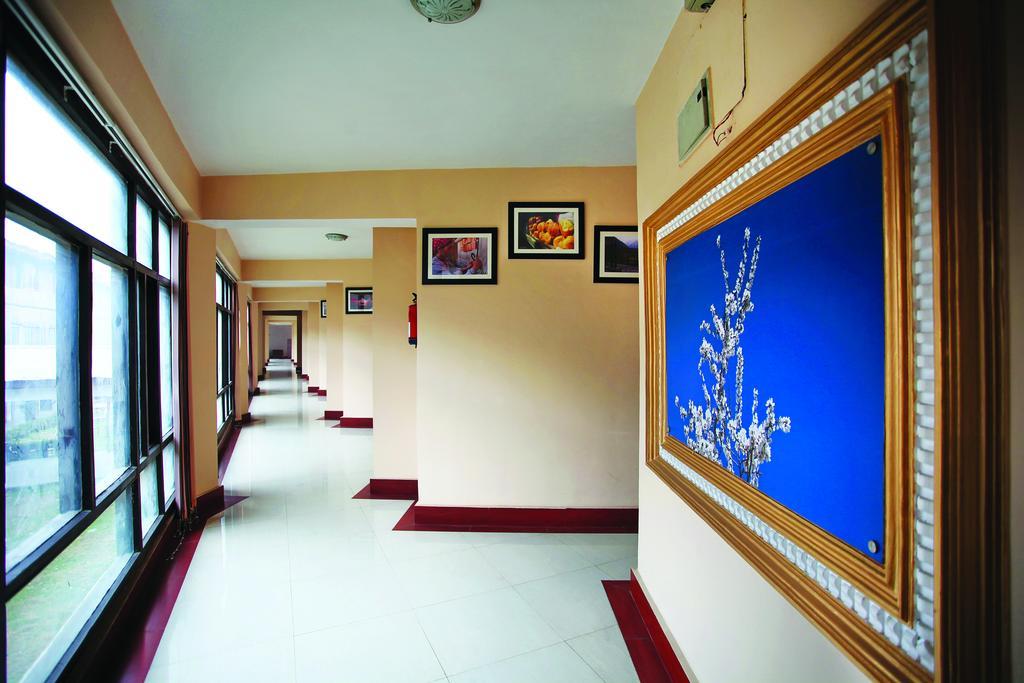 Hotel Pride Continental Srīnagar Exterior foto